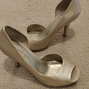 Beige Jessica Simpson heels sz. 9 1/2